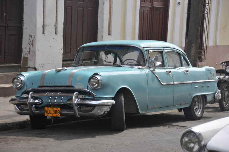 Illustration for article titled Even More Old Cars Down On The Cuban Street